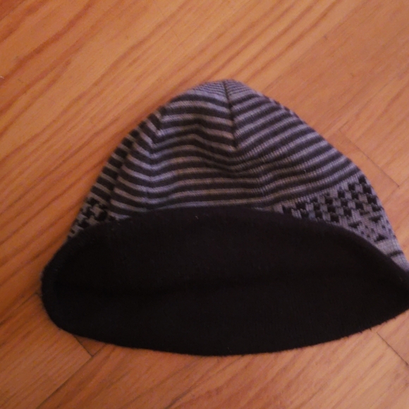 REVERSIBLE BEANIE - Picture 4 of 4
